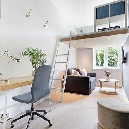 Cozy With Perfect Location Apartment